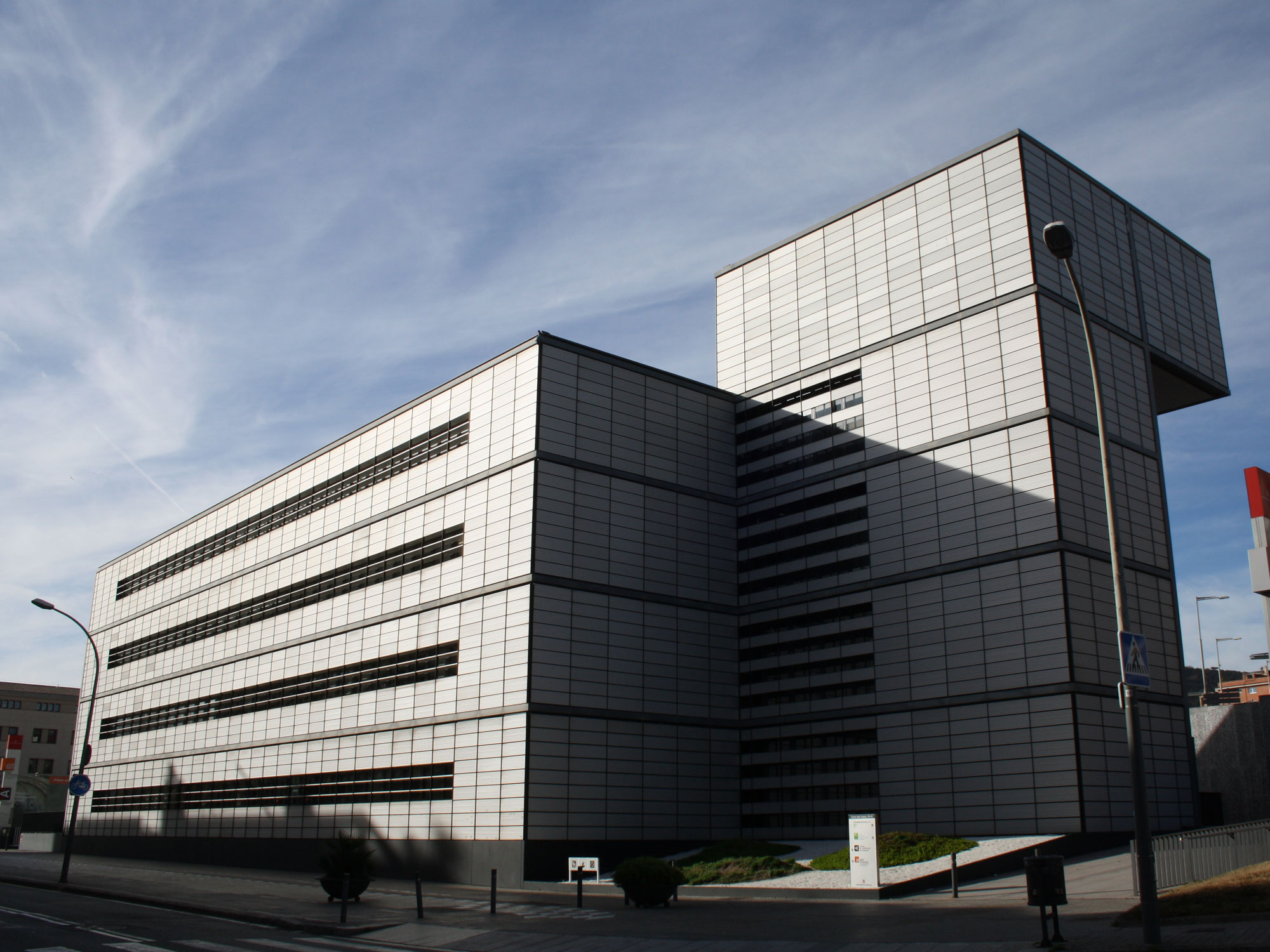 CPI INTEGRATED SERVICES ofrece a sus clientes, como principal actividad, servicios globales de mantenimiento de edificios e instalaciones en varias modalidades según definición y alcance. | CPI Integrated