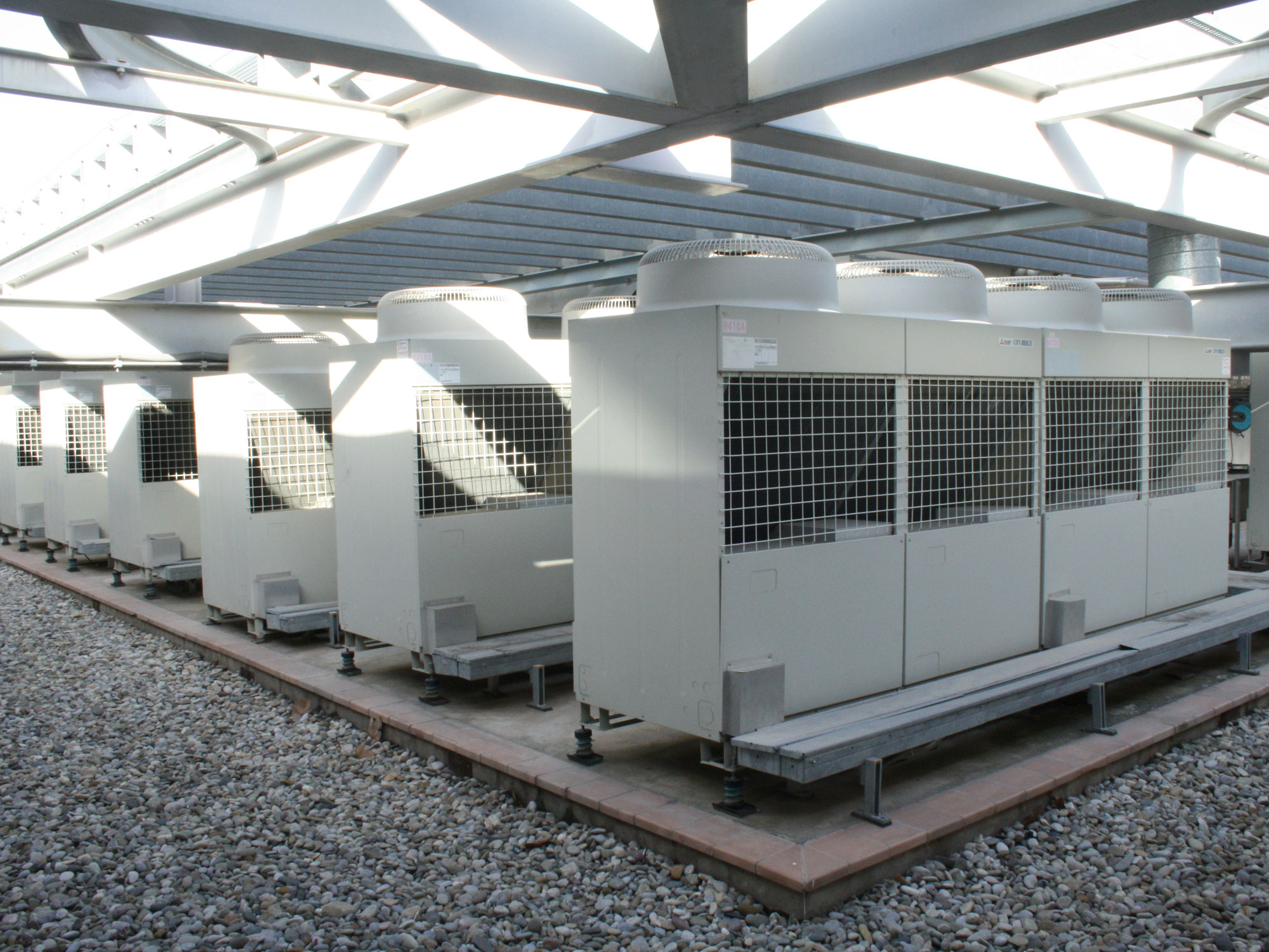 CPI INTEGRATED SERVICES ofrece a sus clientes, como principal actividad, servicios globales de mantenimiento de edificios e instalaciones en varias modalidades según definición y alcance. | CPI Integrated